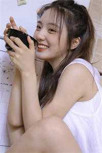 订婚宴上，我收到了女友和学弟的婚纱照