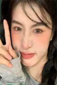 看见弹幕后我和清冷继兄好上了