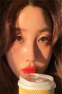 她不爱我也行，有钱就够了