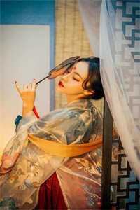 为了老婆被砍断手脚，回国后她要和男助理结婚