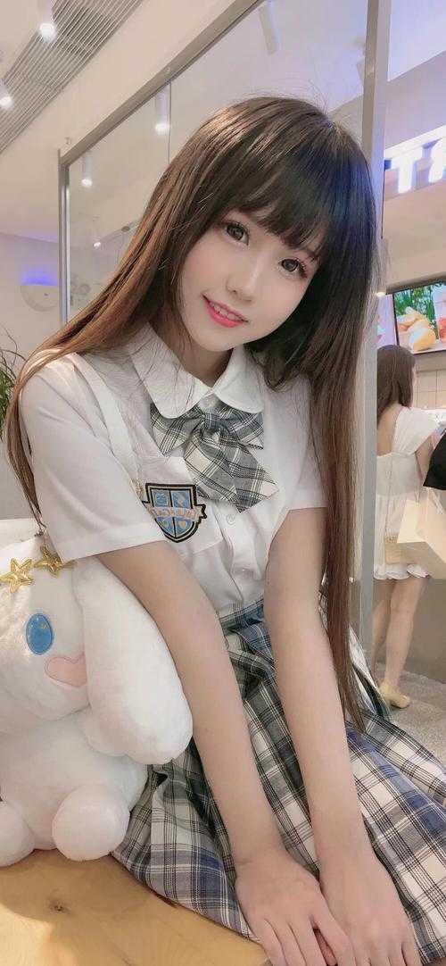 寒江孤月影