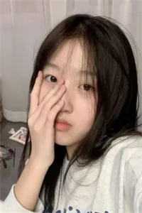 母亲去世那天，妻子去看望小助理生病的母亲
