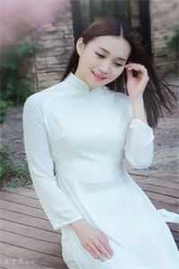 养女开豪车，亲女儿卖鲜花，我杀疯了
