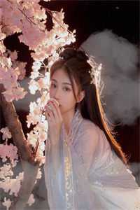 重生八零，我主动嫁给牛棚里的汉子