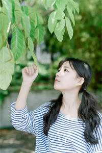《闪婚皇叔，五旬老太重生搞钱赢麻了》(杜春枝宋垚)免费小说完结版_热门小说排行榜《闪婚皇叔，五旬老太重生搞钱赢麻了》杜春枝宋垚
