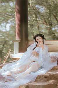 丈夫把老板儿子带回家，逼着我流产