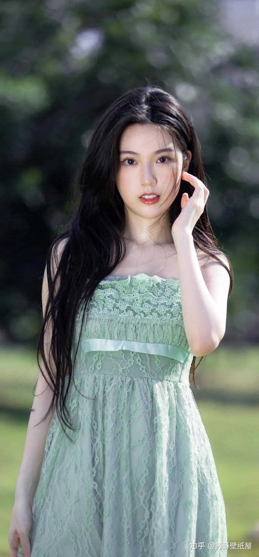 近水楼台先得逞