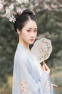 妹妹被双闺蜜骗上赌船输光一切后，我让她跟到底
