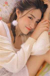颁奖典礼，未婚夫拉小花上台官宣