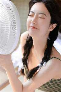 舔你时你出轨，我闪婚你哭什么