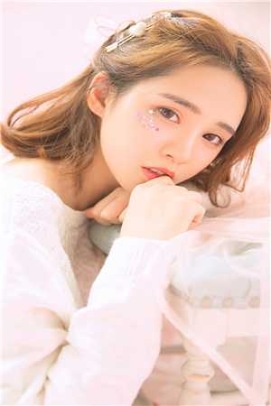 相思本是无凭语