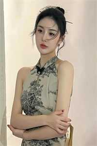 新晋小花装豪门阔太，被打脸了