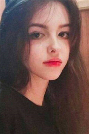 亲爹嫁豪门，三个妹妹逼我当团宠