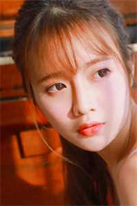 用面汤把我烫伤后，失忆老婆锁我进黑屋