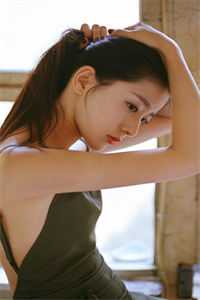 儿童节，妻子把女儿绑上过山车