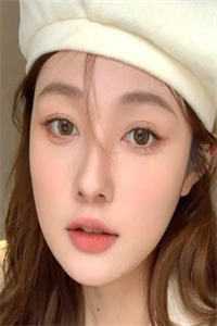班花觉醒系统，却被我和弹幕打脸