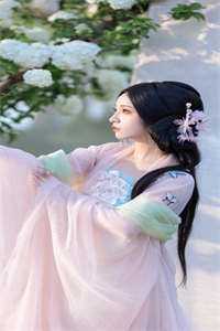 老公为了石女养妹推迟婚礼后，我闪婚资助的男大