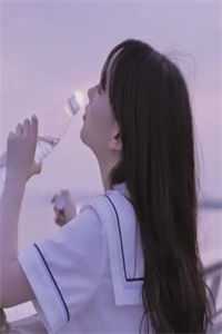 扎纸匠弱？开局睁眼关公，吓晕重生女帝