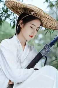 影帝未婚夫和女主角假床戏真做后，我选择成全他们