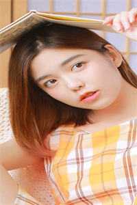 回看往事已成烟