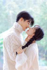 极寒末世，养女非要接黄毛男友一家进城享福