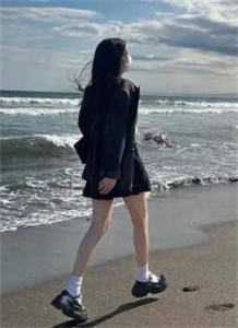 老婆装穷，我卖心脏帮她还债