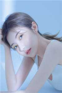 婚宴当天，重生回来的大嫂居然挽上了未婚夫的胳膊