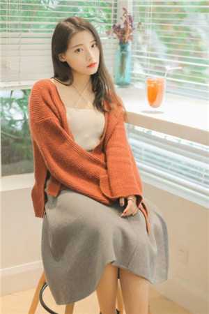 父亲节女儿送丈夫礼物，丈夫却要扔她跳楼