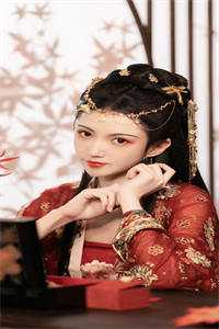 《母亲把我当礼物送出去后，我拿出了父亲的婚书》谢南逸白月光完本小说大全_已完结小说推荐《母亲把我当礼物送出去后，我拿出了父亲的婚书》谢南逸白月光