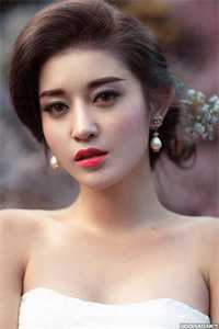 截胡白莲女主后，太子他非我不娶