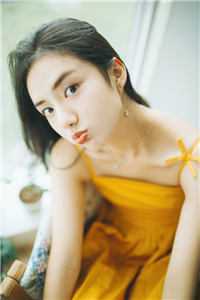 万圣节那天，老公和女同事在我面前亲吻